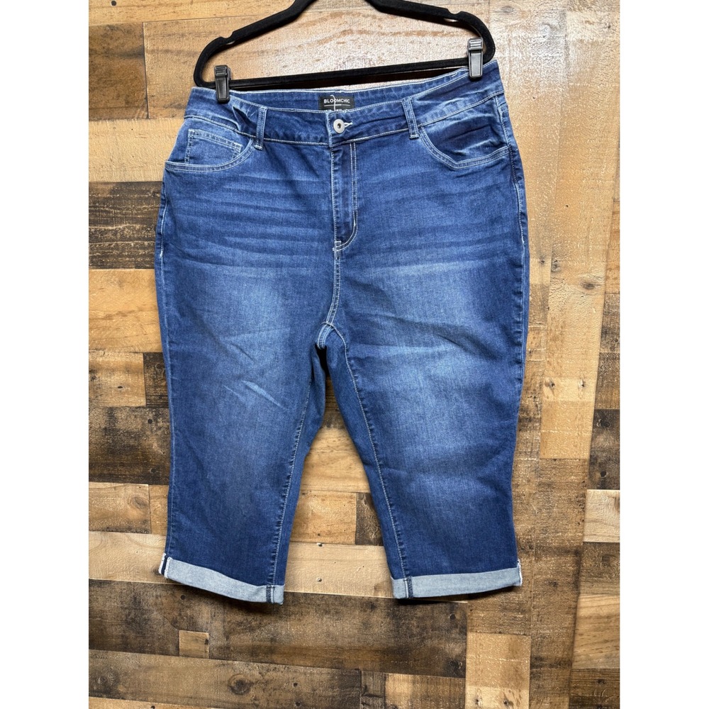 NWT Bloomchic Denim Capri Jeans Women's US 18 Blue Cuffed Cropped